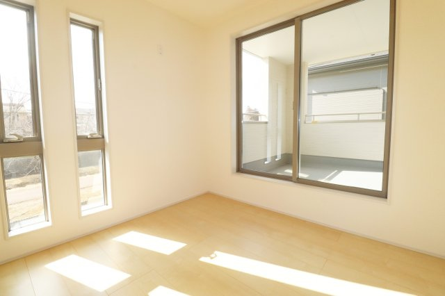 郡山市町東2丁目　　　2号棟　　　富田小学校、富田中学区　の洋室