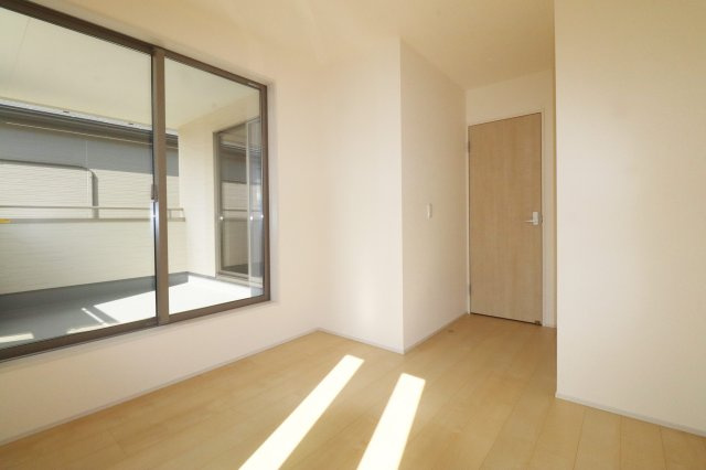 郡山市町東2丁目　　　2号棟　　　富田小学校、富田中学区　の洋室