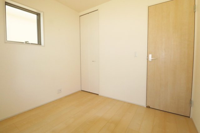 郡山市町東2丁目　　　2号棟　　　富田小学校、富田中学区　の洋室