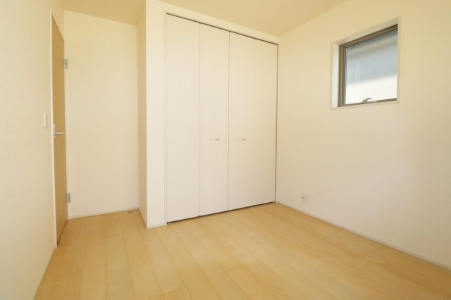 郡山市町東2丁目　　　2号棟　　　富田小学校、富田中学区　の洋室