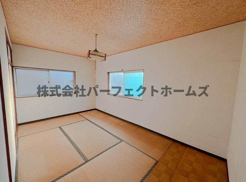 山之上1丁目戸建　賃貸の和室|日本らしい落ち着いた雰囲気の和室です