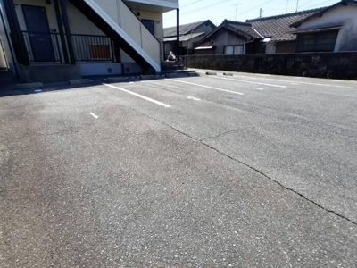 【駐車場】 | ハイスタンダード | カースペースがあります