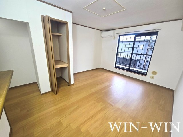 エスポアパレスの居間・リビング