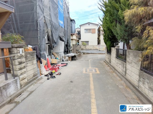 新築／入間郡三芳町藤久保　全１棟の前面道路含む現地写真