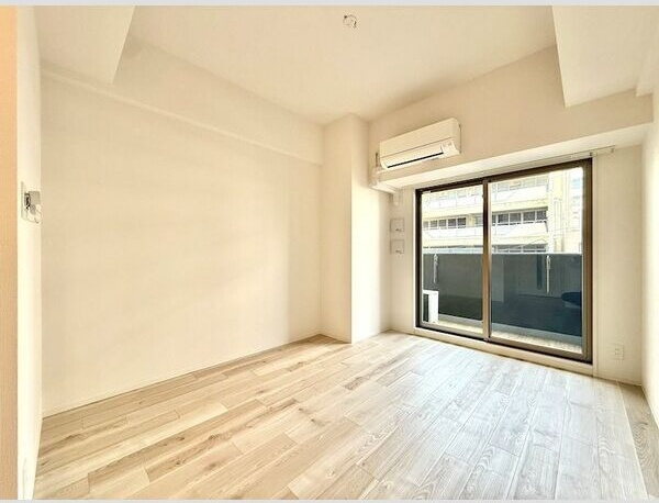 エスリード栄ル・クールの居間・リビング