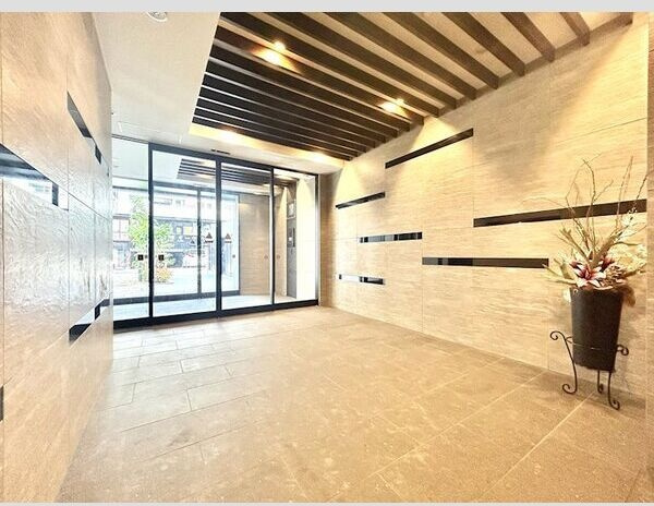 エスリード栄ル・クールのロビー