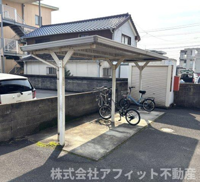 【その他共用部分】 | ロイヤル南手城 | 屋根付き駐輪場