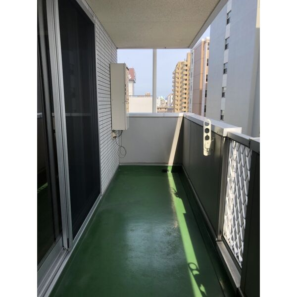 KAMITANI Ⅲ BLDのバルコニー