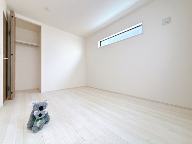 【洋室】 | 高崎市塚田町　新築住宅 | 広さはお子様の勉強部屋にも適した広さ！
勉強机や本棚などの家具を置いてもフリースペースも確保することができます。