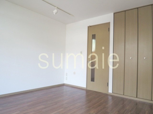 ギャラリー２１３３の居間・リビング|別アングルからのお部屋です！