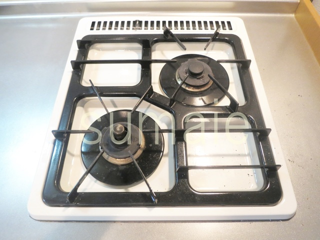 ギャラリー２１３３のキッチン|二口コンロが付いてるキッチンです！