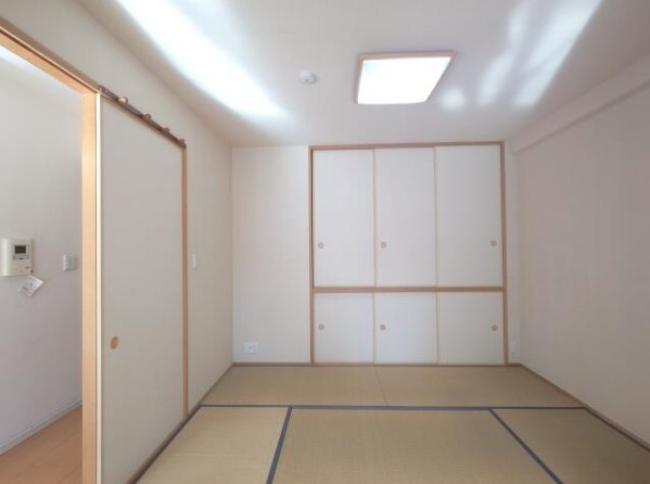 サーパス御殿前通り弐番館の和室