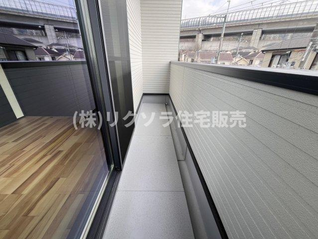 東倉治4丁目　新築一戸建てのバルコニー|■物件内覧・資金計画相談・住宅ローン相談、リフォーム相談、お問合せ受付中■
※当日・翌日のご内覧、ご相談はお電話でのお問合せがスムーズです！