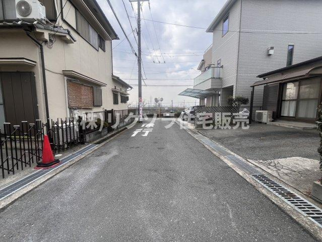 東倉治4丁目　新築一戸建ての前面道路含む現地写真|■物件内覧・資金計画相談・住宅ローン相談、リフォーム相談、お問合せ受付中■
※当日・翌日のご内覧、ご相談はお電話でのお問合せがスムーズです！