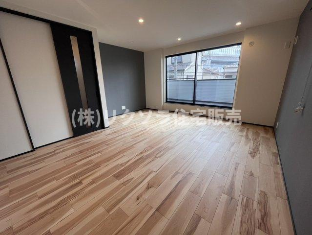 東倉治4丁目　新築一戸建ての居間・リビング|LDK17.5帖
■物件内覧・資金計画相談・住宅ローン相談、リフォーム相談、お問合せ受付中■
※当日・翌日のご内覧、ご相談はお電話でのお問合せがスムーズです！