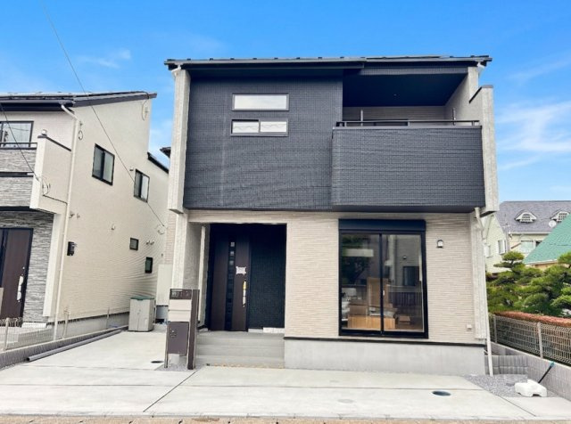 【ブルーミングガーデン】宇都宮市雀の宮 6丁目 全2棟の外観|〇2号棟【3（4）LDK+SIC+カースペース2台】
玄関に土間収納完備♪リビングイン階段でご家族のコミュニケーションが捗るプランは2階居室を間仕切りすればプラス１部屋に♪
※2026年7月撮影