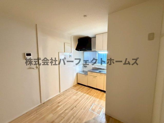 南楠葉2丁目戸建　賃貸の居間・リビング|使いやすいリビングです