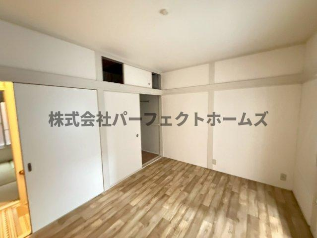 南楠葉2丁目戸建　賃貸の内装|明るい色調の室内です