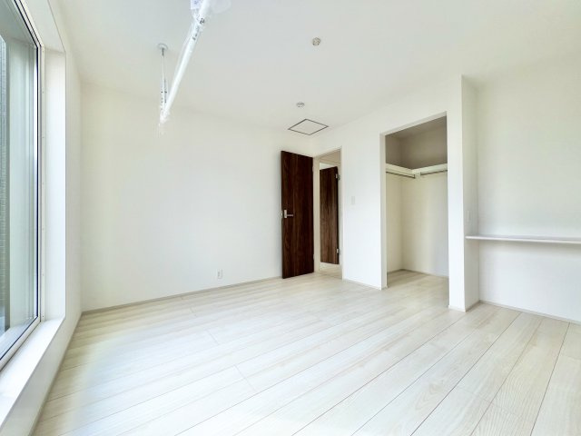磐田市見付　2期　1号棟の洋室|約7.375帖の洋室です。