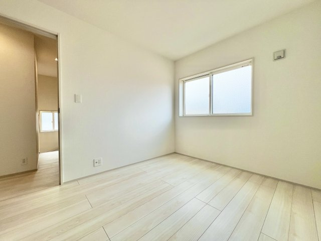 磐田市見付　2期　1号棟の洋室|約5.25帖の洋室です。