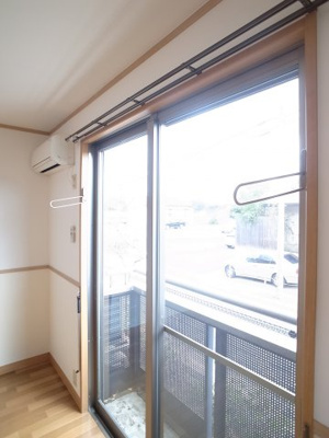 【内装】 | エクセル8 | 花粉症の方に朗報です！　室内物干し機！