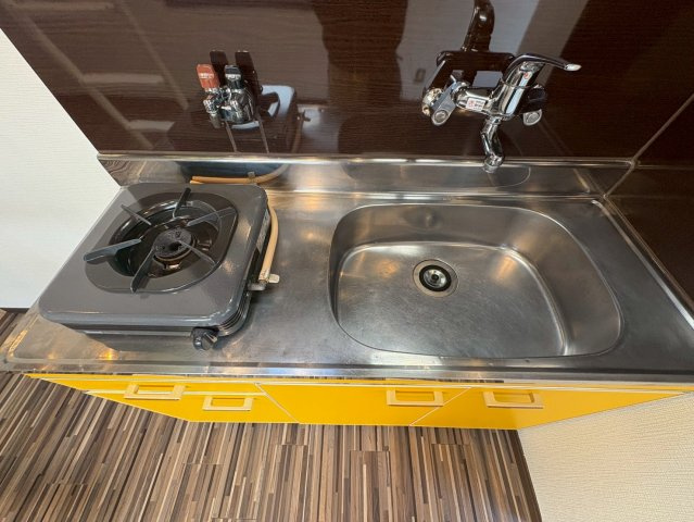 近代ビルのキッチン