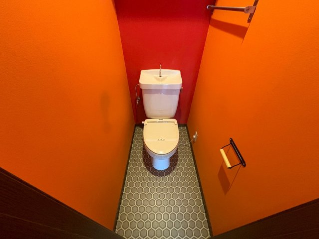 近代ビルのトイレ