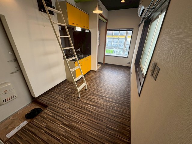 近代ビルの内装