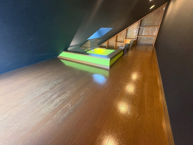 近代ビルの内装