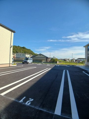 【駐車場】 | エテルノ木ノ本Ａ | 駐車場があります