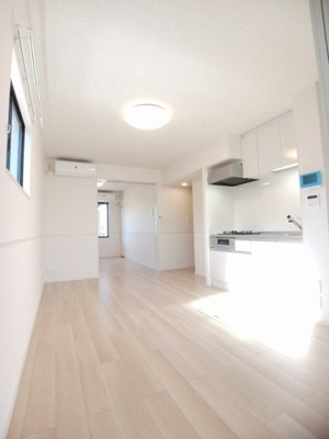 【居間・リビング】 | エテルノ木ノ本Ａ | リビングです