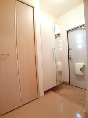 【玄関】 | フォール・リアン | 明るい玄関です