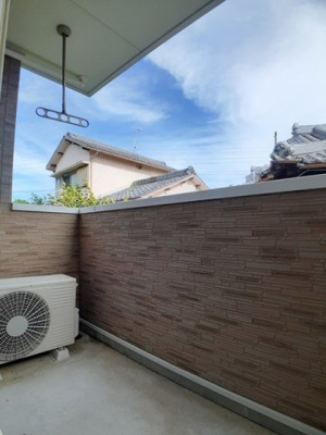 【バルコニー】 | フォール・リアン | バルコニーからの眺めを楽しみながら食事をしませんか