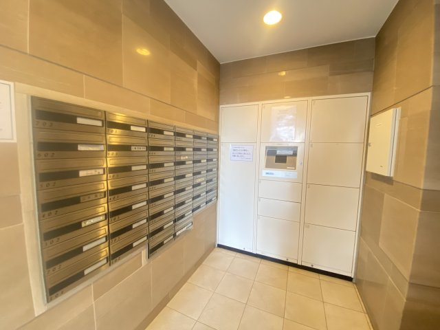 ロイヤルイルマーレ新舞子のその他共用部分|宅配ボックス完備☆