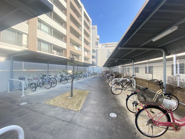 ロイヤルイルマーレ新舞子の駐輪場|駐輪場☆