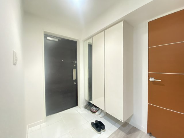 ロイヤルイルマーレ新舞子の玄関|玄関☆　収納豊富で靴がたくさん入ります！