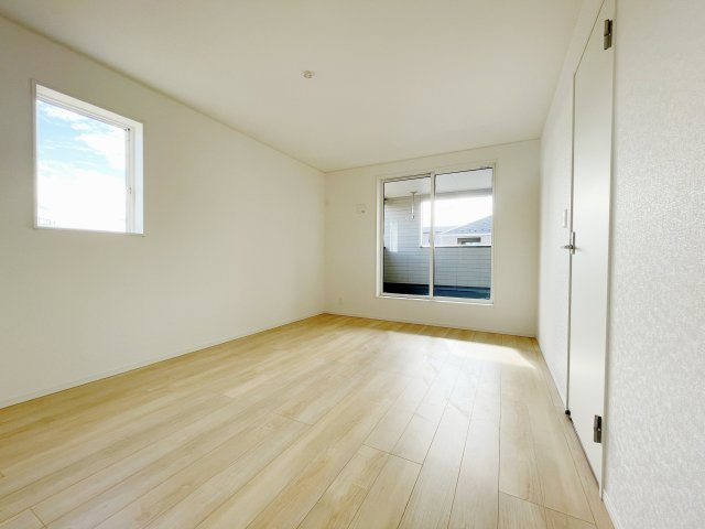 新築戸建・新築建売　矢吹町八幡町第23　善郷小・矢吹中の洋室|二面採光で風通しも良好です♪24時間換気システムつきなので窓を開けなくても換気可能です！