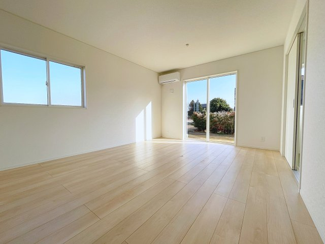 新築戸建・新築建売　矢吹町東郷第3　善郷小・矢吹中の洋室|画像はバーチャルホームステージングの加工による演出で、実際の家具は付きません。