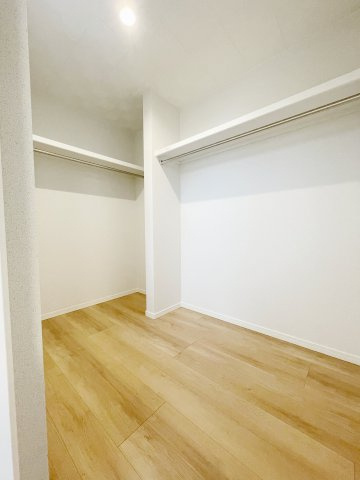 新築戸建・建売　矢吹町東郷　モデルハウス　善郷小・矢吹中の収納|たっぷり収納できるウォークインクローゼット！衣類だけでなくスーツケースなどの荷物の収納にも便利！