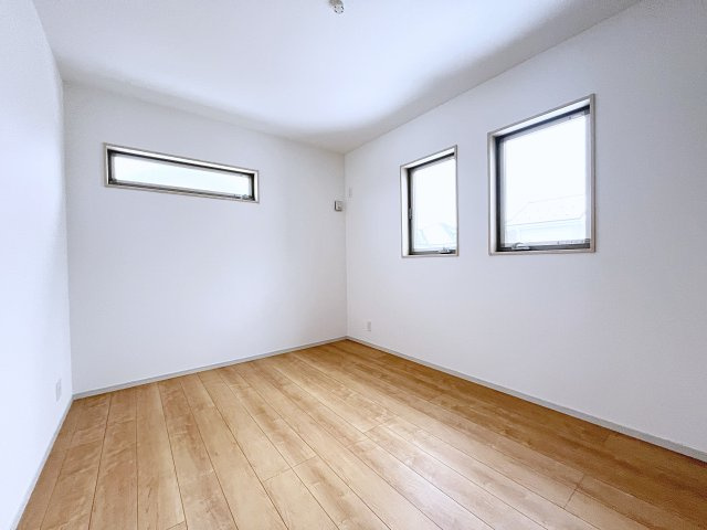 新築戸建・新築建売　西郷村小田倉字前原　小田倉小・西郷第二中の洋室|2面採光で明るく快適な空間です！