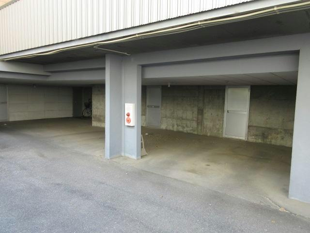 コーポ山口の駐車場