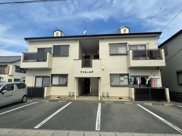 ファミールFの外観