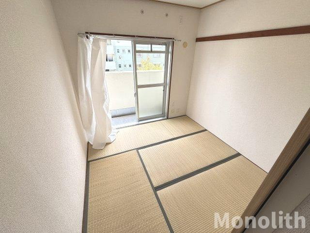 鶴山台28号棟の和室