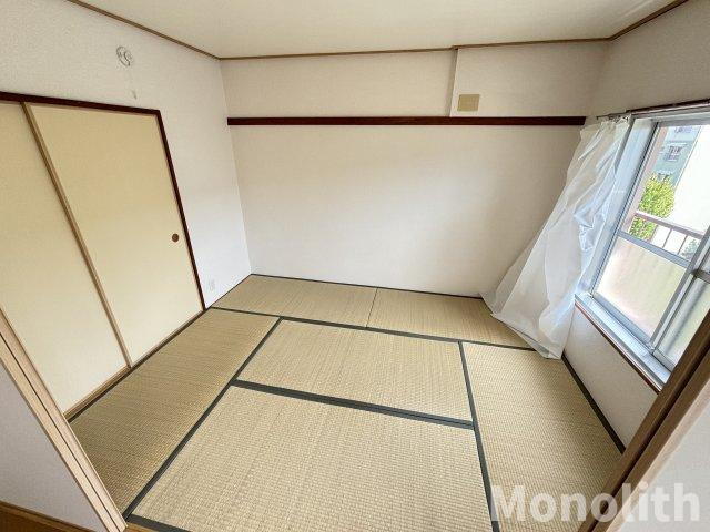 鶴山台28号棟の和室