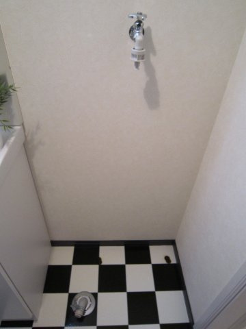 リオ・グランデ　- デザイナーズアパート -の洗面所|洗面台となりに洗濯機置き場があります