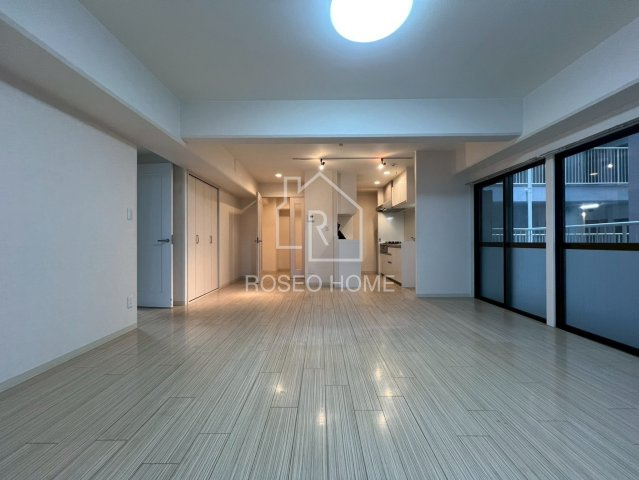アバンダント釣鐘の居間・リビング|同マンション別部屋：参考写真