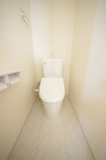 【トイレ】 | 【仲介手数料無料！！】府中市武蔵台1丁目　新築戸建て（全2棟）2号棟　4380万円