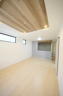 【居間・リビング】 | 【仲介手数料無料！！】府中市武蔵台1丁目　新築戸建て（全2棟）2号棟　4380万円