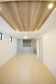 【居間・リビング】 | 【仲介手数料無料！！】府中市武蔵台1丁目　新築戸建て（全2棟）2号棟　4380万円