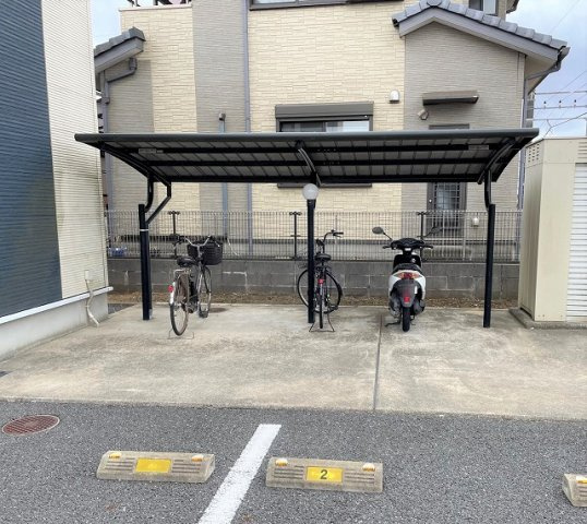 レオネクストオリヴィエⅠのその他|屋根付き駐輪場完備